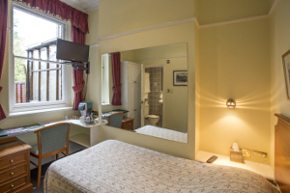 Single bedroom at 9 Green Lane B&B accommodation Buxton